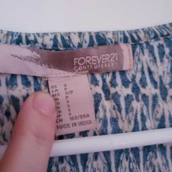 Forever 21 Floral Kimono - Picture 2 of 3